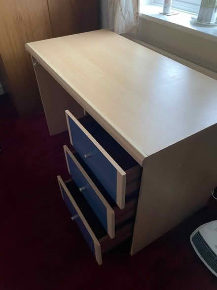 Photo of free Desk (BN21) #3