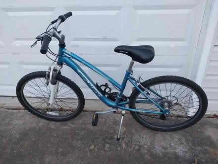 Photo of free 24" bike (Warrenton, near FHS) #1