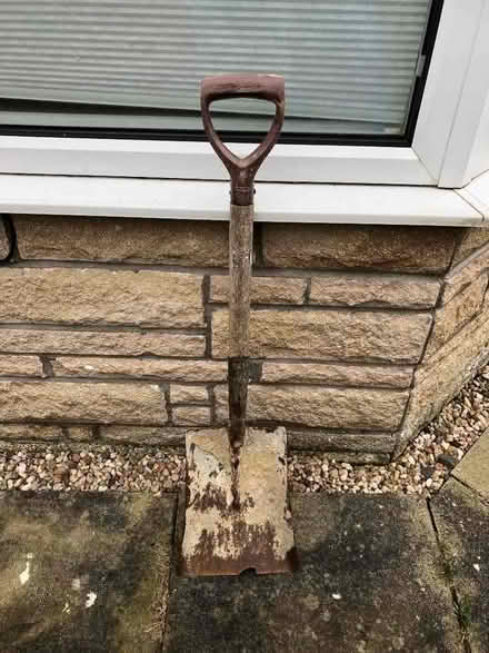 Photo of free Shovel (Gogarloch EH12) #1