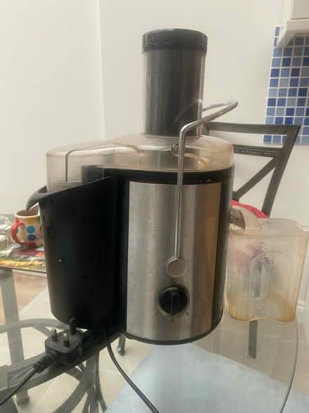 Photo of free Fruit and vegetable juicer (Reading RG2) #1