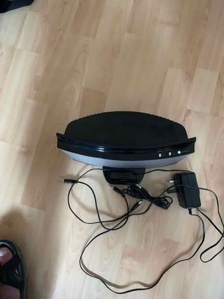 Photo of free MP3 player dock (Cheadle Hulme SK8) #1