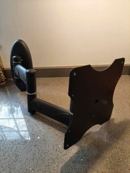 Photo of free TV Bracket (Adel LS16) #1