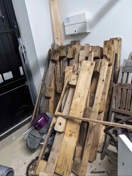 Photo of free Pallet wood (Haddenham HP17) #1