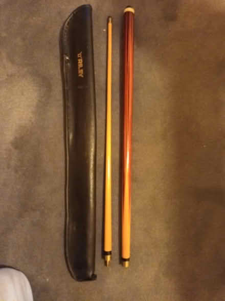 Photo of free Rily 2 piece snooker cue and case (DA7) #1