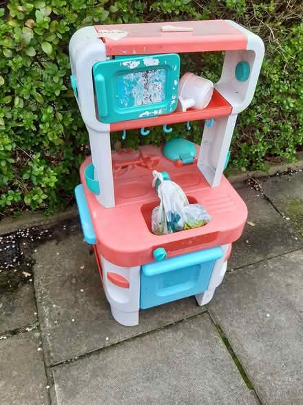 Photo of free Toy kitchen (Hanwell) #1