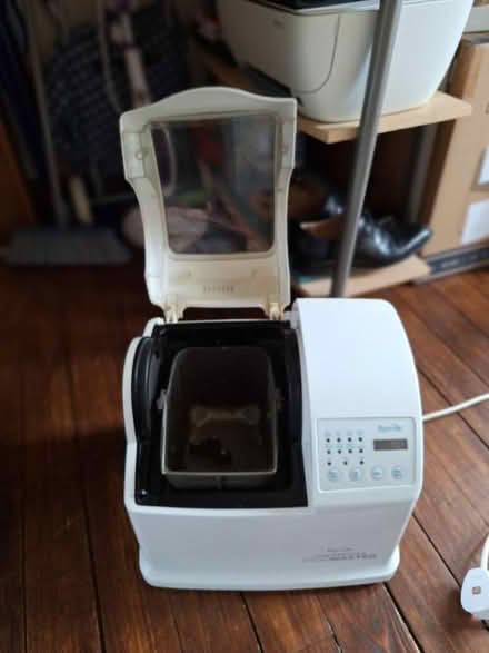 Photo of free Bred machine, plates and cups (EH28) #2