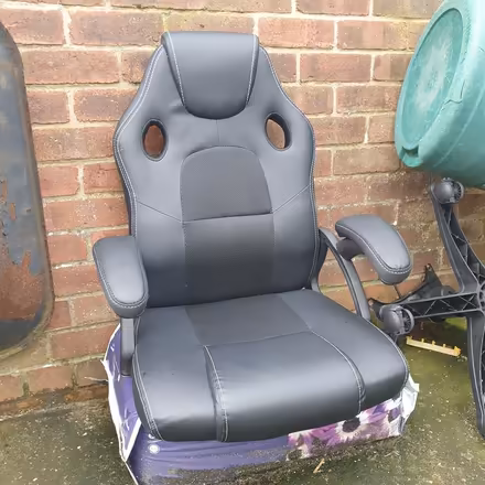 Photo of free New Gaming Chair Seat- No Base (Mansfield, NG18) #2