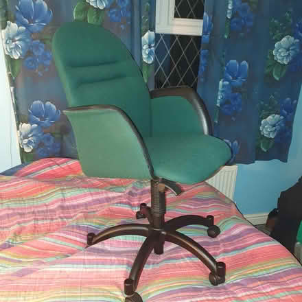 Photo of free office/desk/tub chair (mansfield, NG18) #1