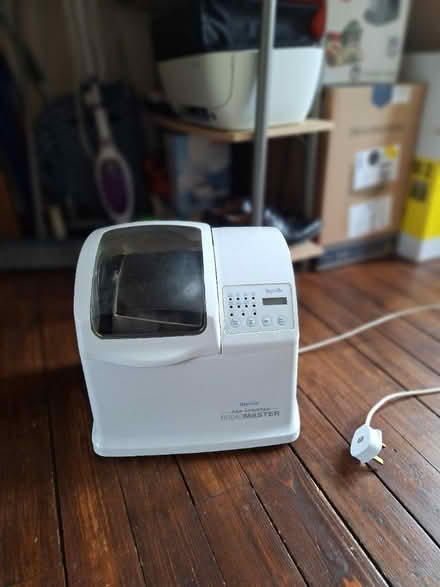 Photo of free Bred machine, plates and cups (EH28) #1