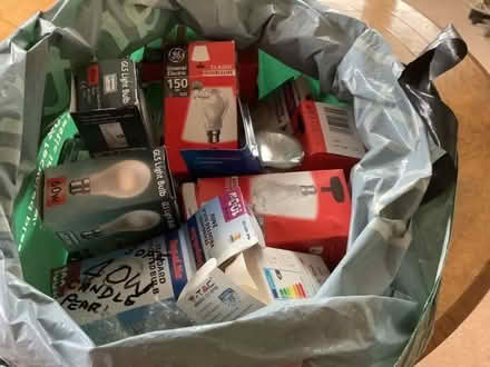 Photo of free Light bulbs (Hints SY8) #1