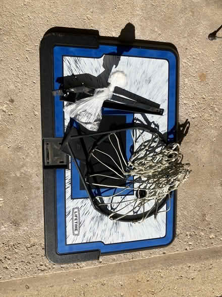 Photo of free Basketball hoop (Libertyville) #1