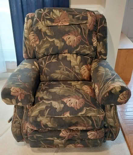 Photo of free Chair-rocker/recliner (Warrenton) #1