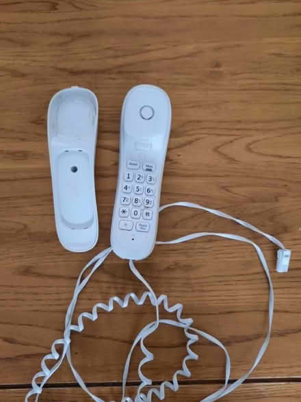 Photo of free Old phone handset. Not sure if working (Old Woking GU22) #1