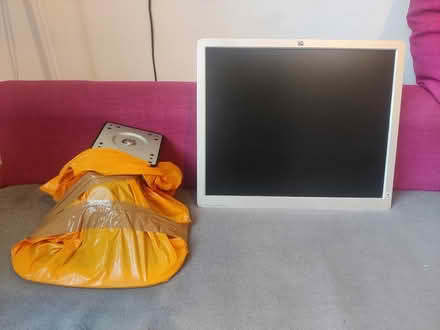 Photo of free 19" HP monitor with stand (SW18) #3