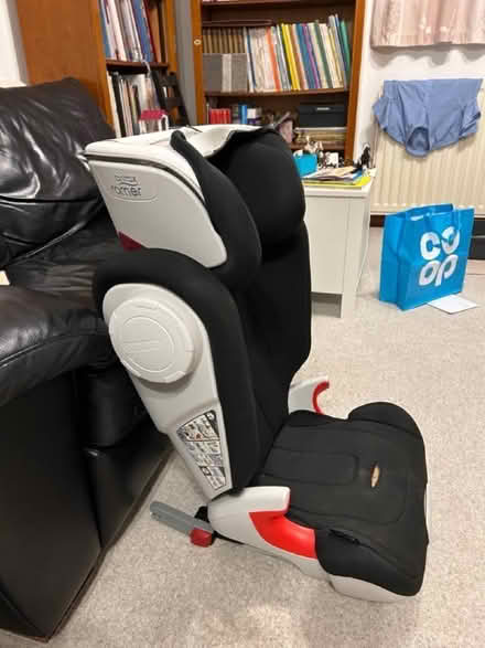 Photo of free Britax Römer XP-SICT Child's Car Seat (Silverdale LA5) #2
