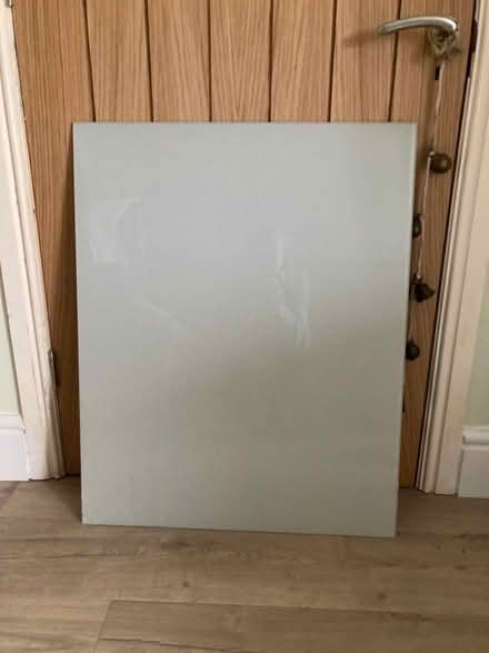 Photo of free Glass splashback for behind hob (Broadwell GL56) #1