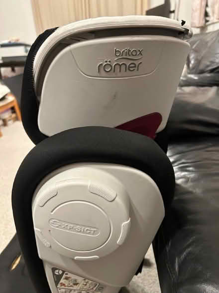 Photo of free Britax Römer XP-SICT Child's Car Seat (Silverdale LA5) #1