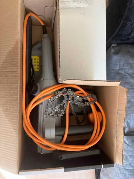 Photo of free Electric chainsaw (SE17) #2