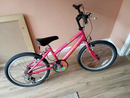 Photo of free girl's bike (ages 5-6 ish) (Ulverley Green B91) #1