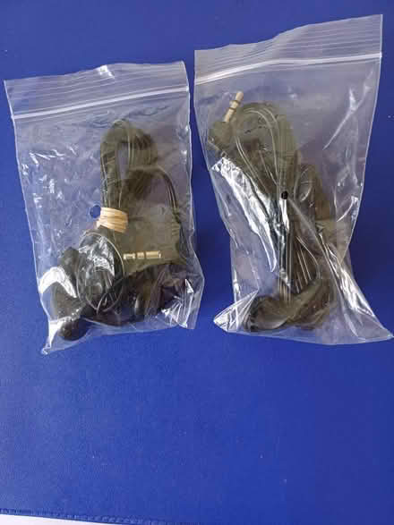 Photo of free Ear buds (Sun In The Sands Roundabout SE3) #1