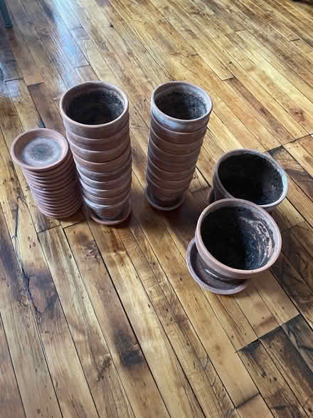 Photo of free Small terra cotta pots (East Kensington) #1