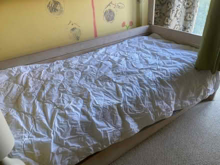 Photo of free Single duvet covers (Ballinger Common HP16) #2