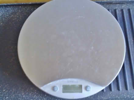 Photo of free electronic kitchen scales (Sawtry PE28)