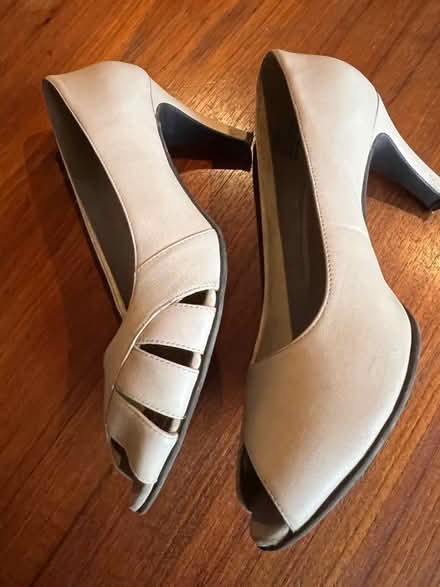 Photo of free Ladies Naturalizer Cream Pumps (Reston Lake Anne vicinity) #2