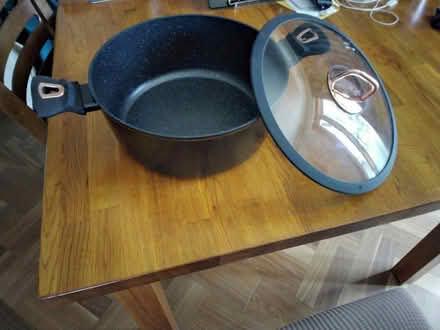 Photo of free Non- stick large saucepan (Craigieburn) #1