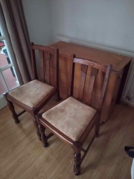 Photo of free Table and 4 chairs + set of drawers (Cosby LE9) #2