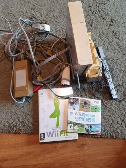 Photo of free Wii bits (Yate) #1