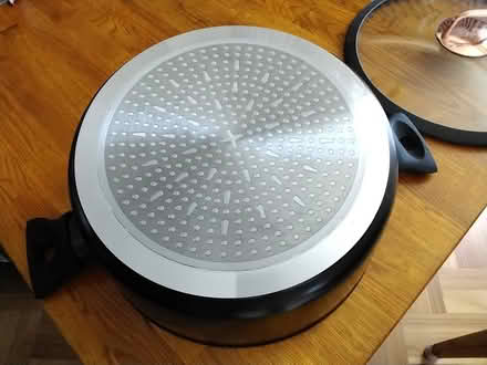 Photo of free Non- stick large saucepan (Craigieburn) #3