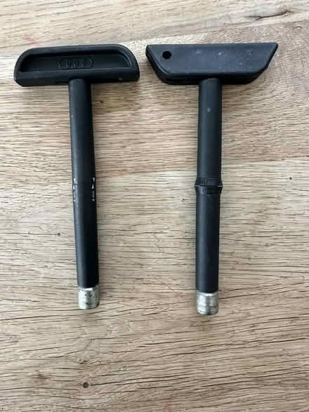 Photo of Audi Roof Bars KEY , Q3 ,Q5 (University of Reading) #1