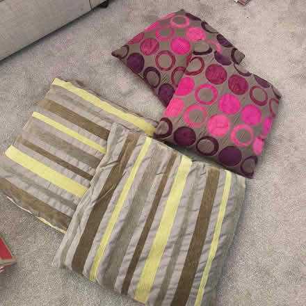 Photo of free 4 cushion covers and inners (SY2) #1