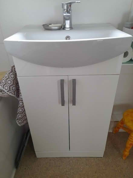 Photo of free Bathroom basin (Stocksbridge S36) #1