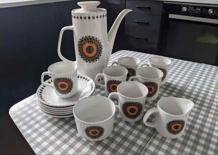 Photo of free Beautiful vintage tea/coffee set (Earwig Corner BN7) #1