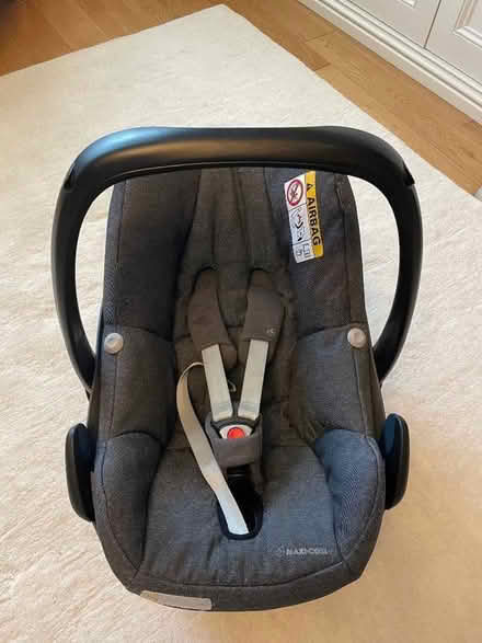 Photo of free Maxi cosi Pearl car seat and Isofix base (Teddington TW11) #4