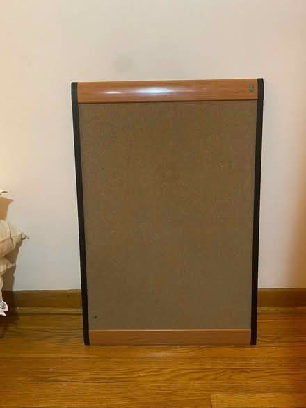 Photo of free Large cork board (Etobicoke South (Mimico)) #2