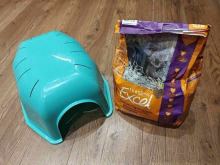 Photo of free Guinness pig house and pellets (Weeping Cross ST17) #1