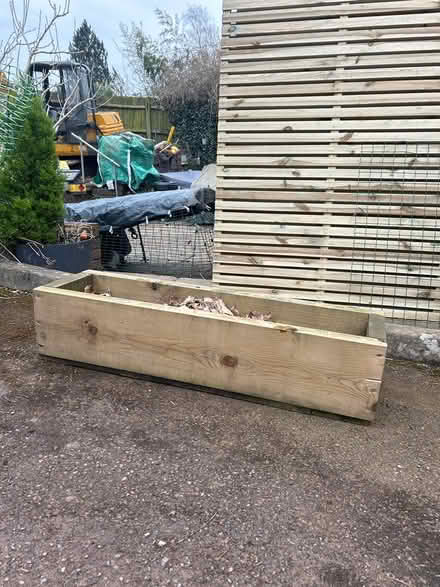 Photo of free planter ready for plants (graveley) #1