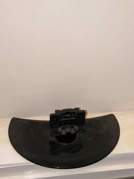 Photo of free TV stand for Samsung TV (Walthamstow E17) #2