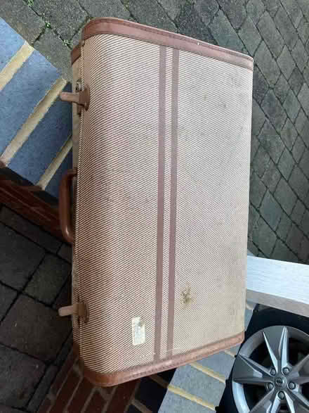 Photo of free Old suitcase (Aigburth L19) #1