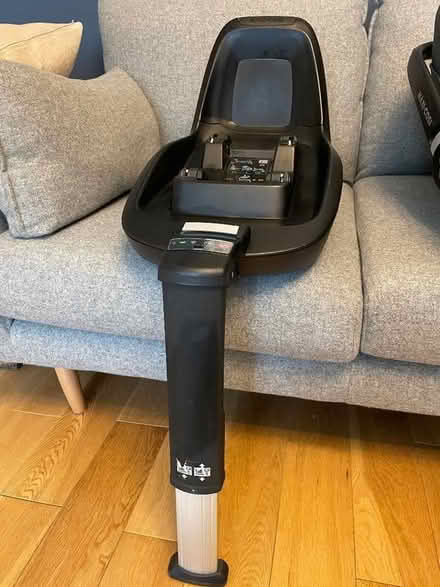 Photo of free Maxi cosi Pearl car seat and Isofix base (Teddington TW11) #3