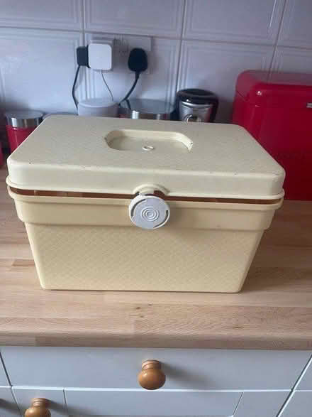 Photo of free Sewing box (Hyde SK14) #2