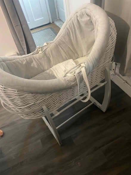 Photo of free Beautiful Moses basket (Amersham on the hill) #2
