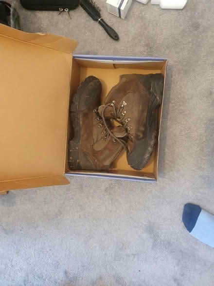 Photo of free Men's hiking boots (Size 10) (Tooting) #1
