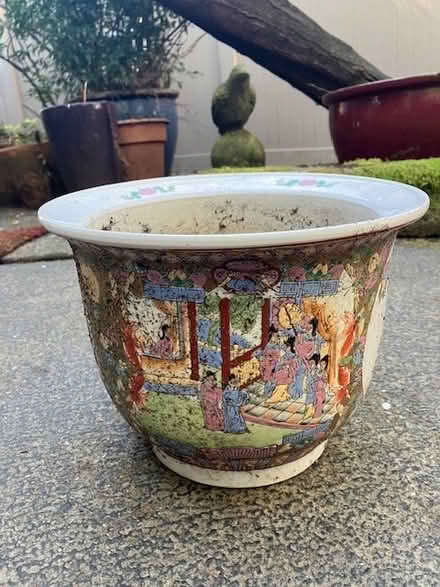 Photo of free Ceramic planter (Lake Forest Park) #2