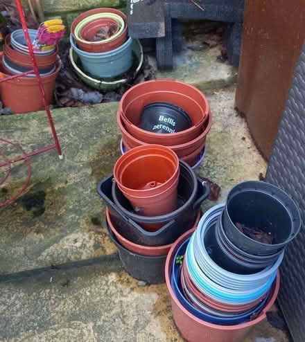 Photo of free garden pots (Carshalton SM5) #1
