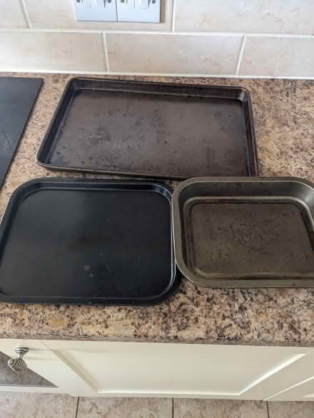Photo of free Assorted baking pans (St Albans AL3) #1