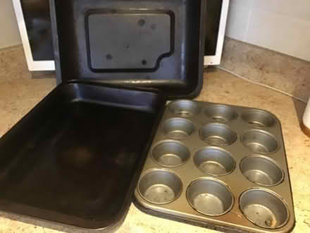 Photo of free Roasting/muffin pans (Seaford BN25) #1
